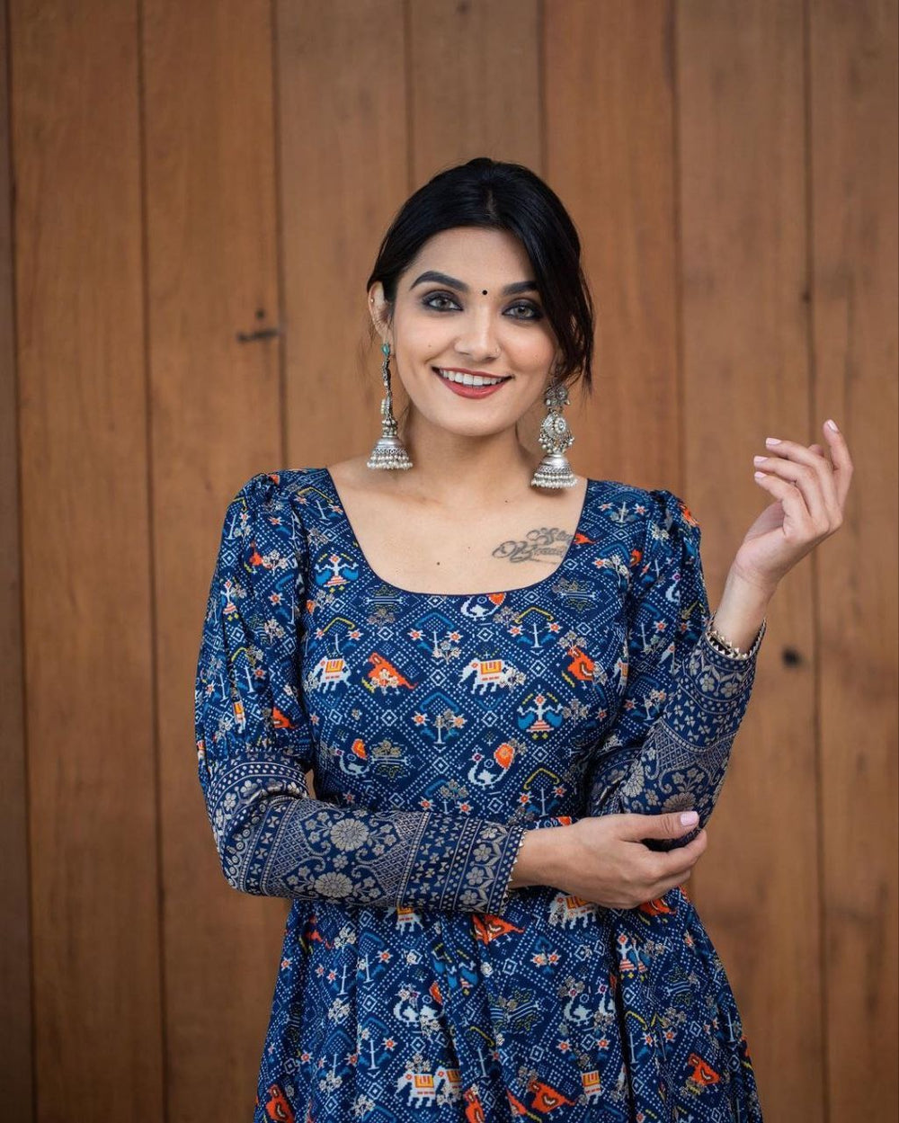 Stylish Printed Georgette Gown for Women – Party, Wedding & Festive Wear
